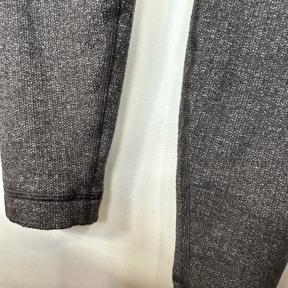 Lululemon knitted lululemon leggings - small worn area shown in photo - Picture 5 of 5